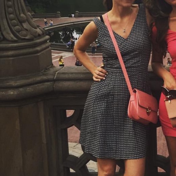 SALE🌟Classy and timeless Joie mini dress - Picture 1 of 5